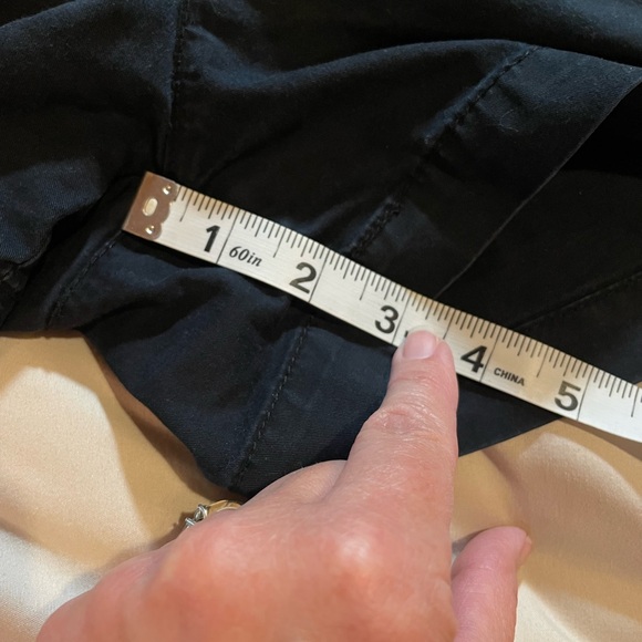 Old Navy Black Shorts, Size‎ 4 - Picture 6 of 8